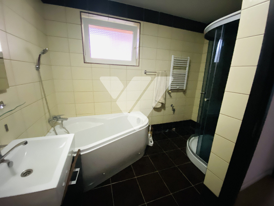 Apartament 3 camere 81 mp etaj 2 doua balcoane zona Aleea Streiu