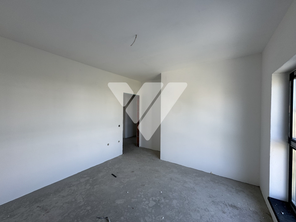 Apartament LA CHEIE 3 camere etaj 4 lift boxa si parcare Doamna Stanca