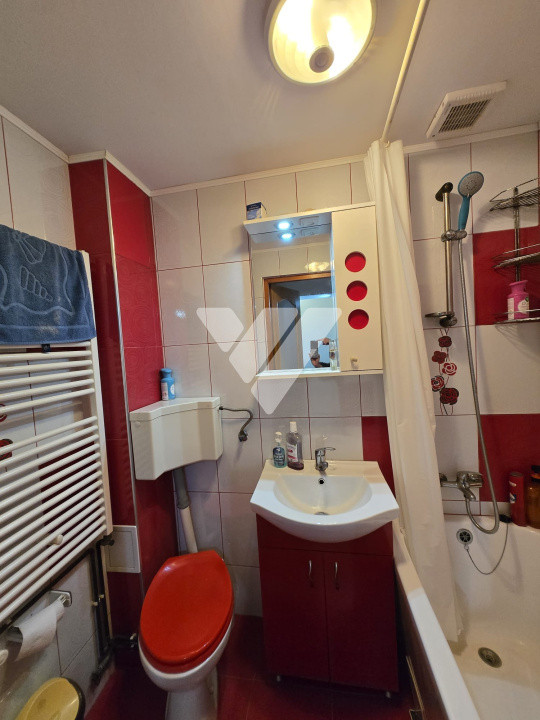 Apartament 3 camere si balcon, etaj 3 de vanzare in Sibiu