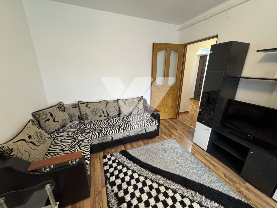 Apartament 3 camere si balcon etaj 3 de vanzare in Sibiu 