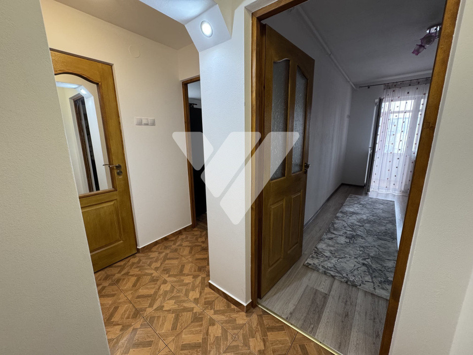 Apartament 3 camere si balcon etaj 3 de vanzare in Sibiu 