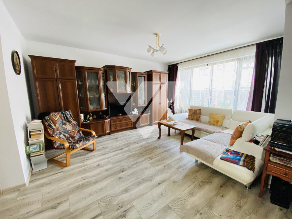 Casa triplex 4 camere mobilata de vanzare in Selimbar Sibiu