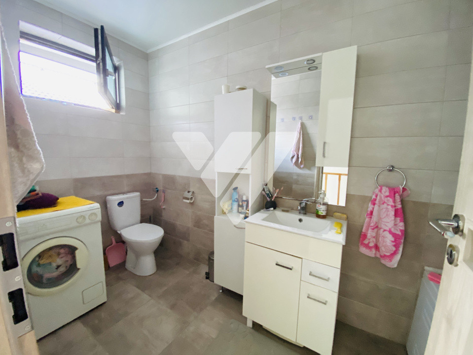 Casa triplex 4 camere mobilata de vanzare in Selimbar Sibiu