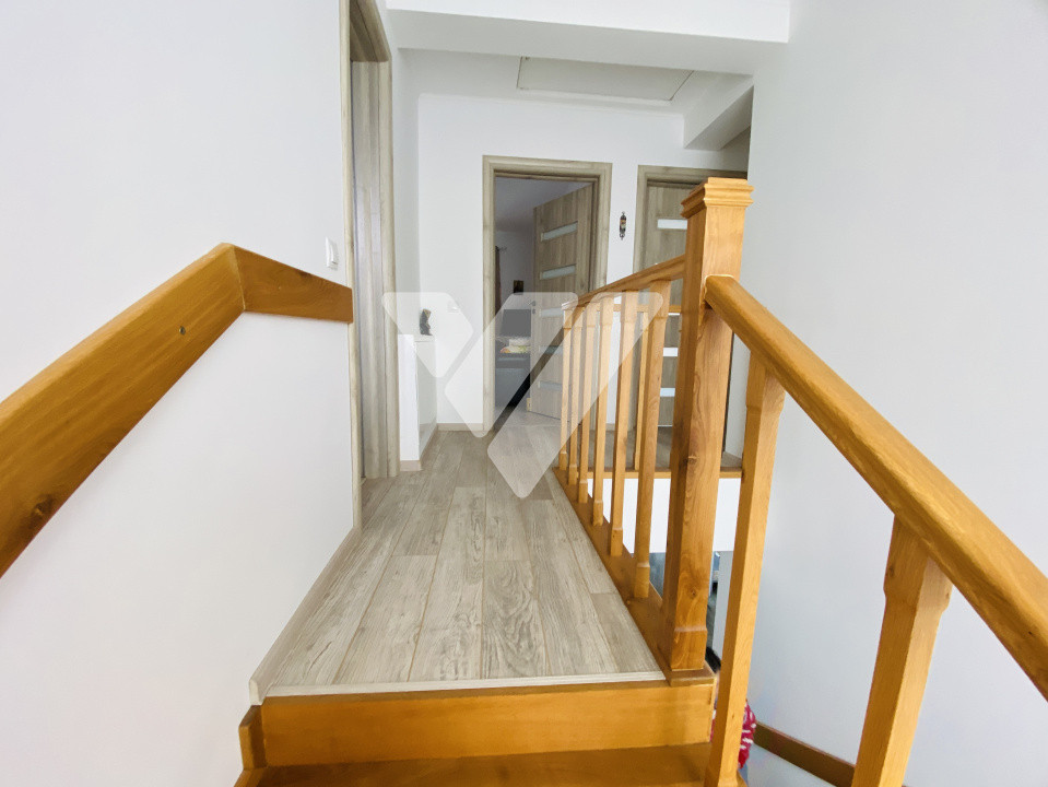 Casa triplex 4 camere mobilata de vanzare in Selimbar Sibiu