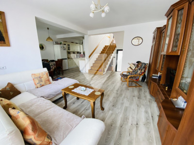 Casa triplex 4 camere mobilata de vanzare in Selimbar Sibiu