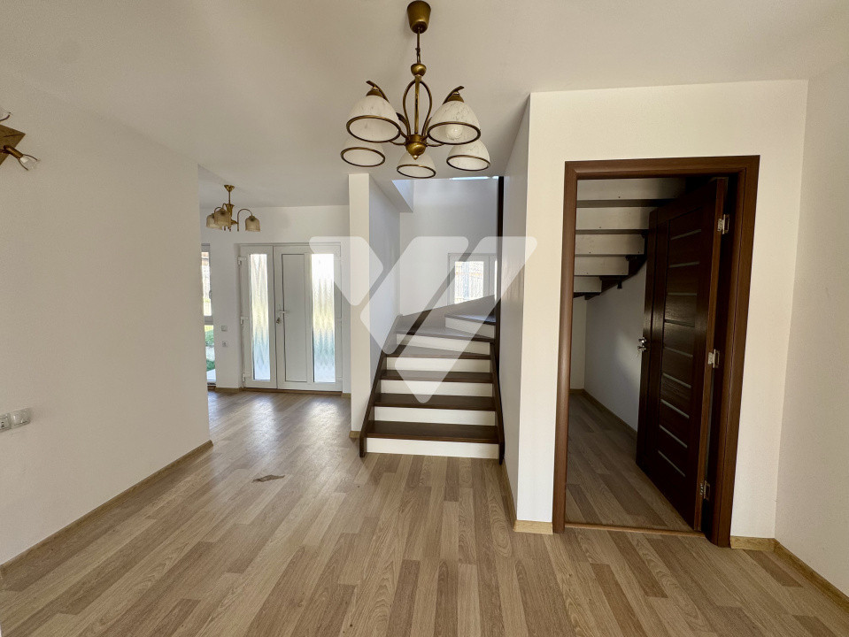 Casa LA CHEIE 4 camere si teren 386 mp de vanzare in Cisnadie Sibiu