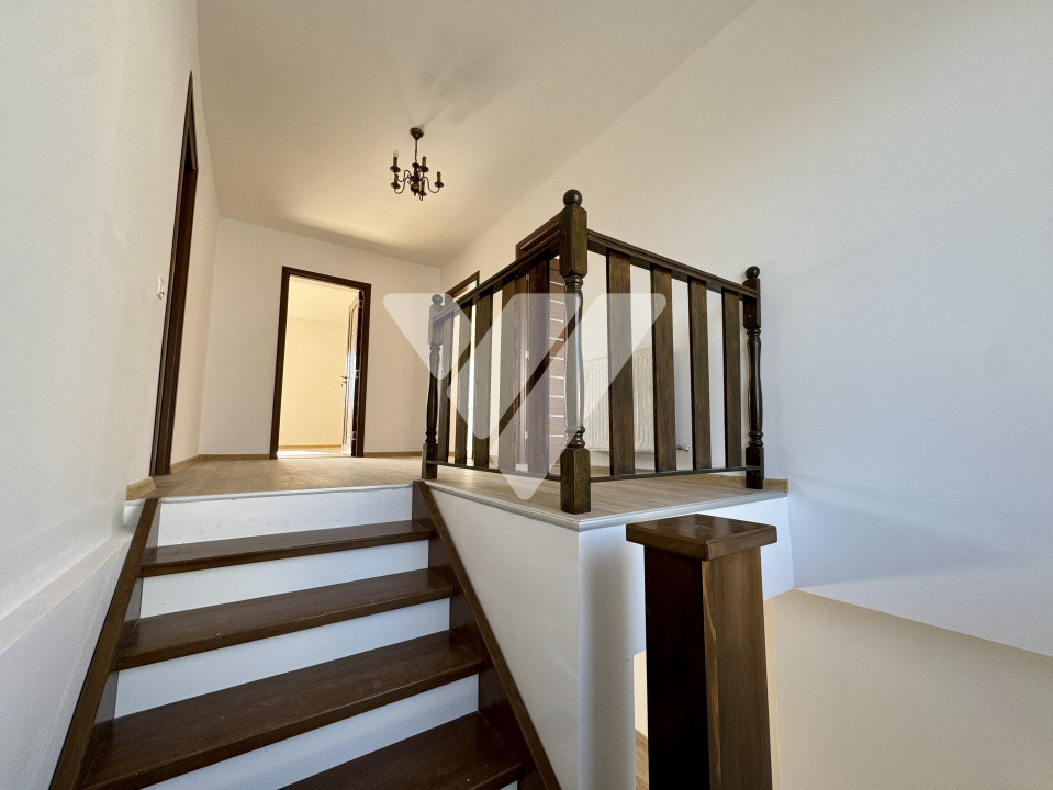 Casa LA CHEIE 4 camere si teren 386 mp de vanzare in Cisnadie Sibiu