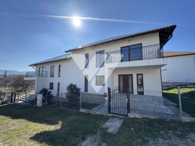Casa LA CHEIE 4 camere si teren 386 mp de vanzare in Cisnadie Sibiu