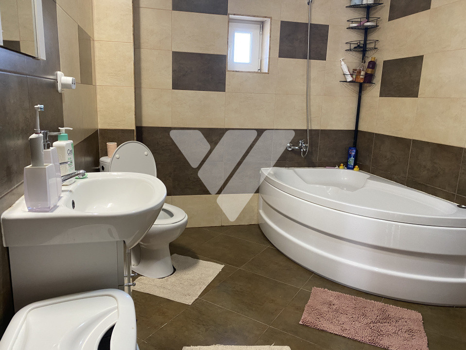 Apartament 3 camere 88mp de închiriat, parcare, pivniță, zona Turnisor