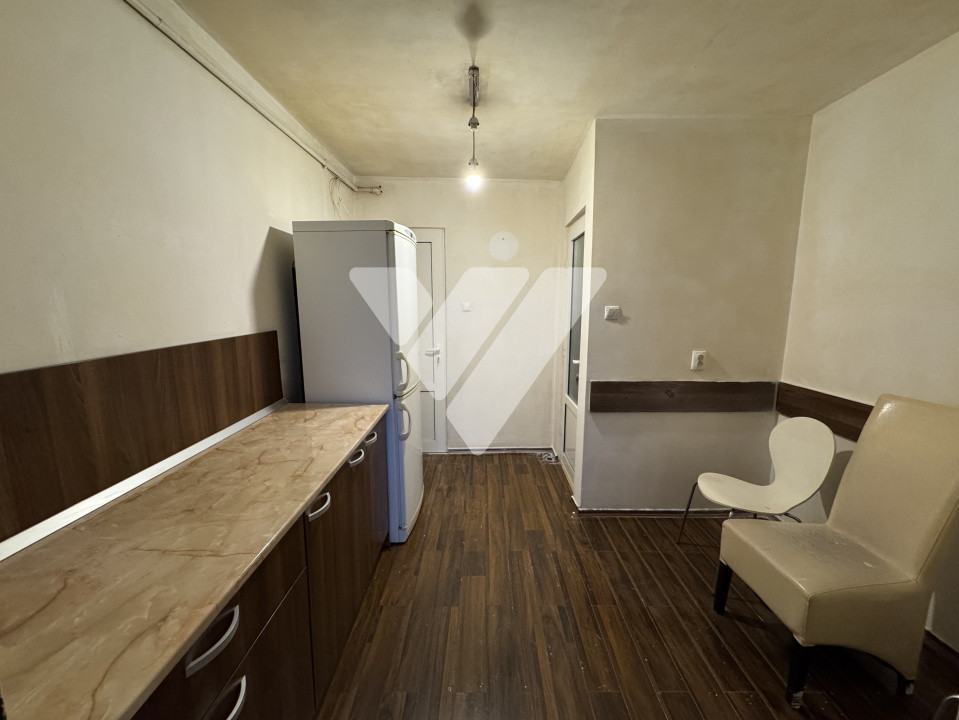 Apartament 3 camere 75 mp, decomandat etaj 3 zona Mihai Viteazu/ Iorga