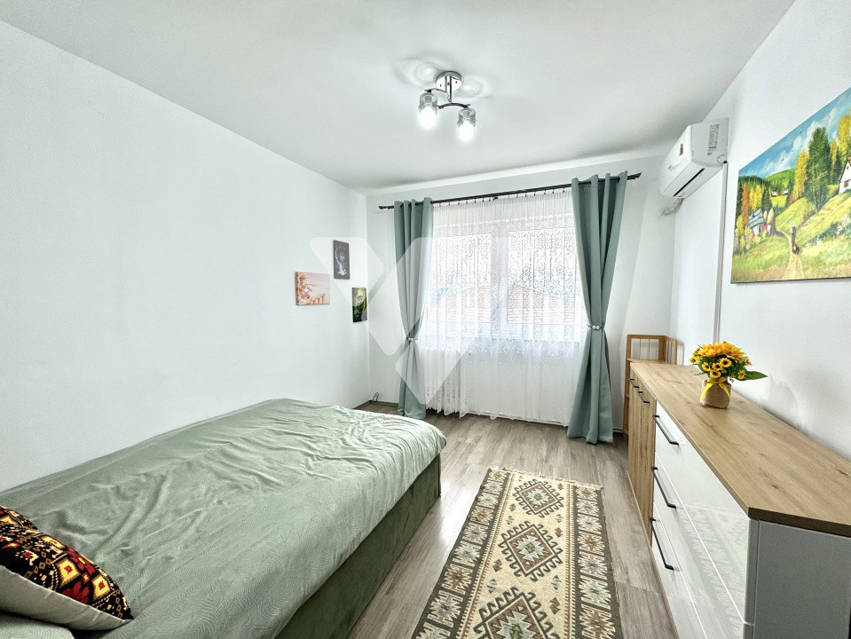 Apartament renovat 3 camere mobilat, etaj 5, lift - Vasile Aaron Sibiu