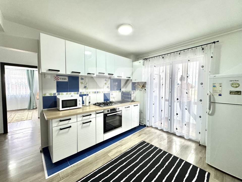 Apartament renovat 3 camere mobilat, etaj 5, lift - Vasile Aaron Sibiu