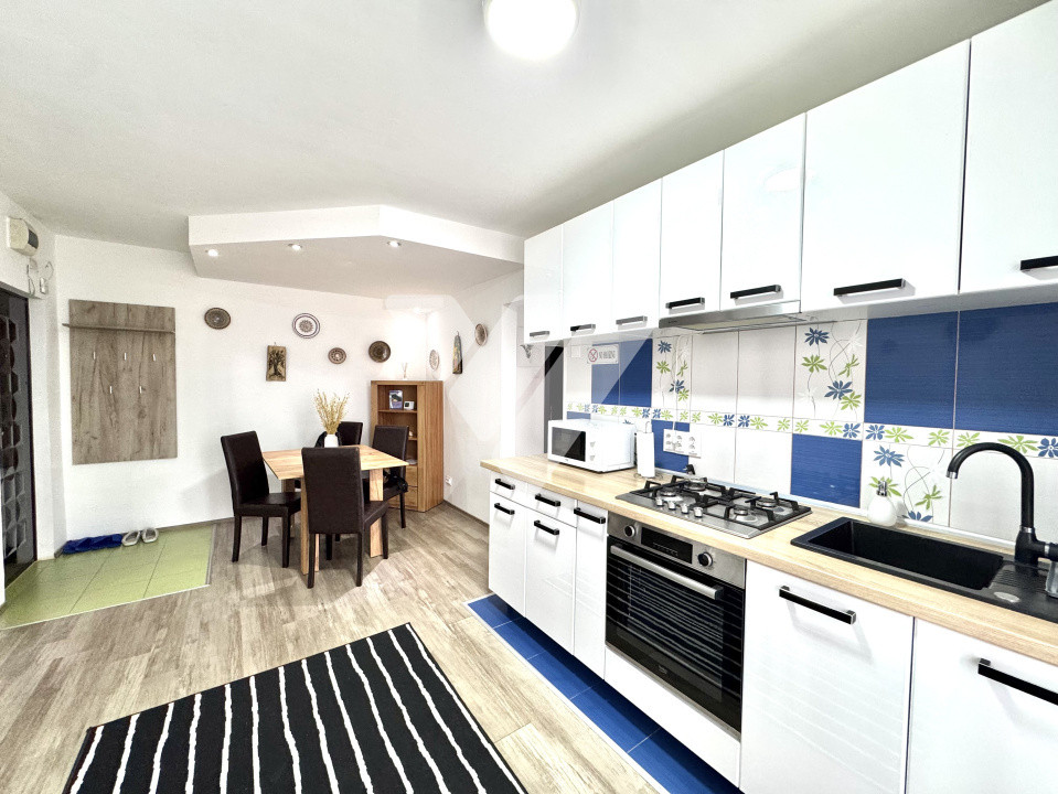 Apartament renovat 3 camere mobilat, etaj 5, lift - Vasile Aaron Sibiu