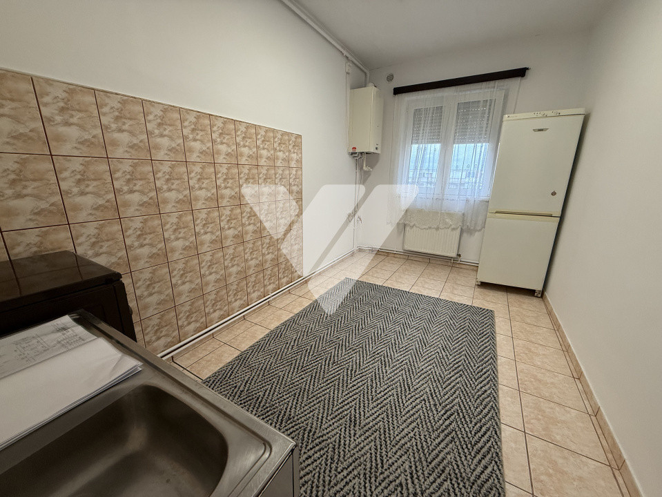 Apartament 2 camere renovat geam la baie zona Tiglari Sibiu