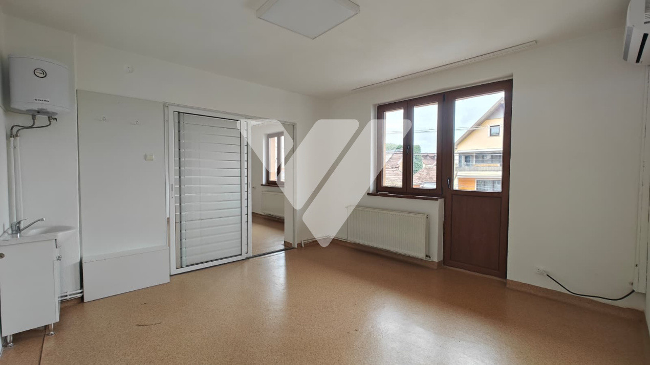 Spațiu comercial 2 camere de inchiriat zona Hipodrom 2