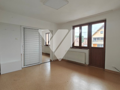 Spațiu comercial 2 camere de inchiriat zona Hipodrom 2