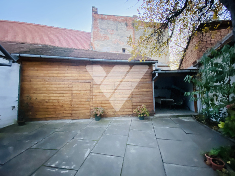 Casa 102 mp utili, teren 198 mp de vanzare in Centrul Istoric Sibiu