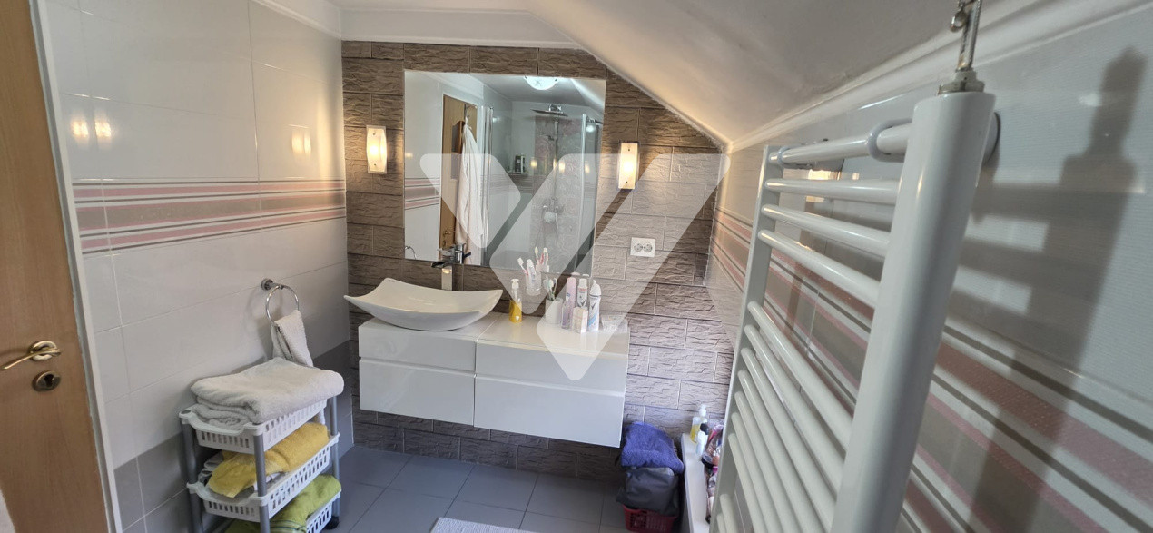 Casa 4 camere, teren 294 mp zona Centrala Cisnadie Sibiu