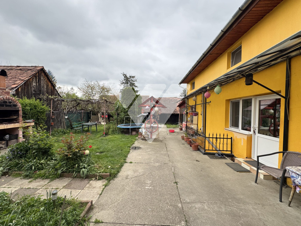 Casa 4 camere, teren 294 mp zona Centrala Cisnadie Sibiu