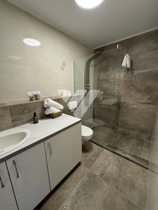 Apartament 2 camere la cheie, balcon, lift zona Kaufland Doamna Stanca