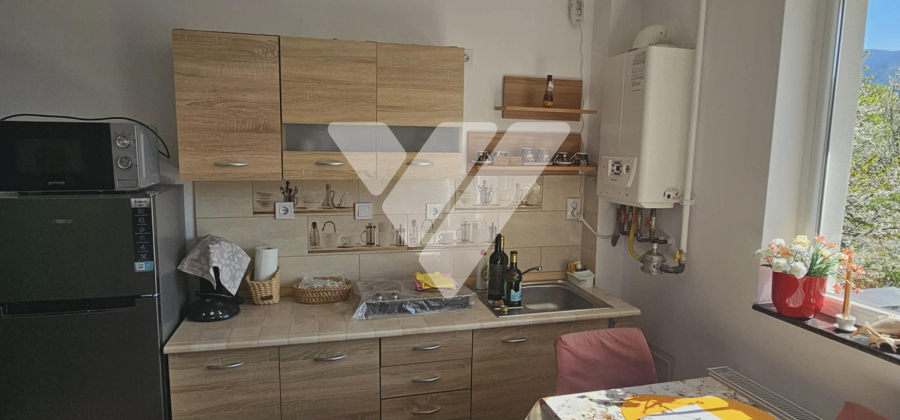 Garsonieră mobilată Cisnădie etaj 1, parcare, vedere munte