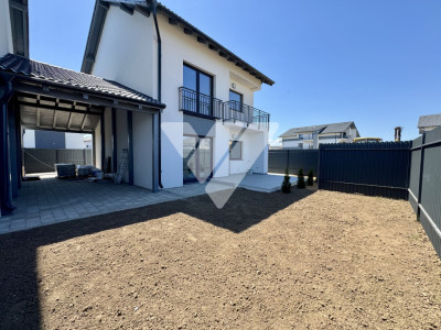 Casa individuala 4 camere 2 bai, carport, teren 230 mp, Selimbar Sibiu