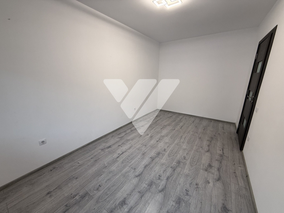 Apartament 2 camere la parter pretabil spatiu comercial