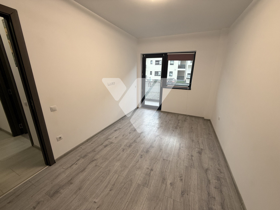 Apartament 2 camere la parter pretabil spatiu comercial