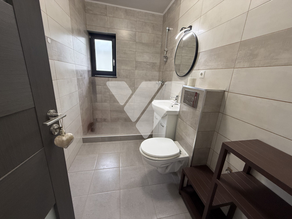 Apartament 2 camere la parter pretabil spatiu comercial