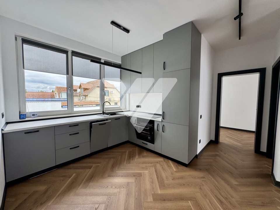 Apartament NOU 3 camere etaj 1, decomandat, 2 locuri parcare Turnisor