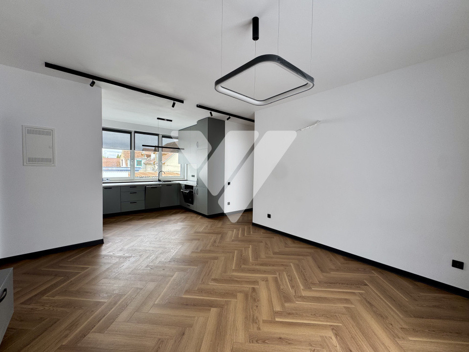 Apartament NOU 3 camere etaj 1, decomandat, 2 locuri parcare Turnisor