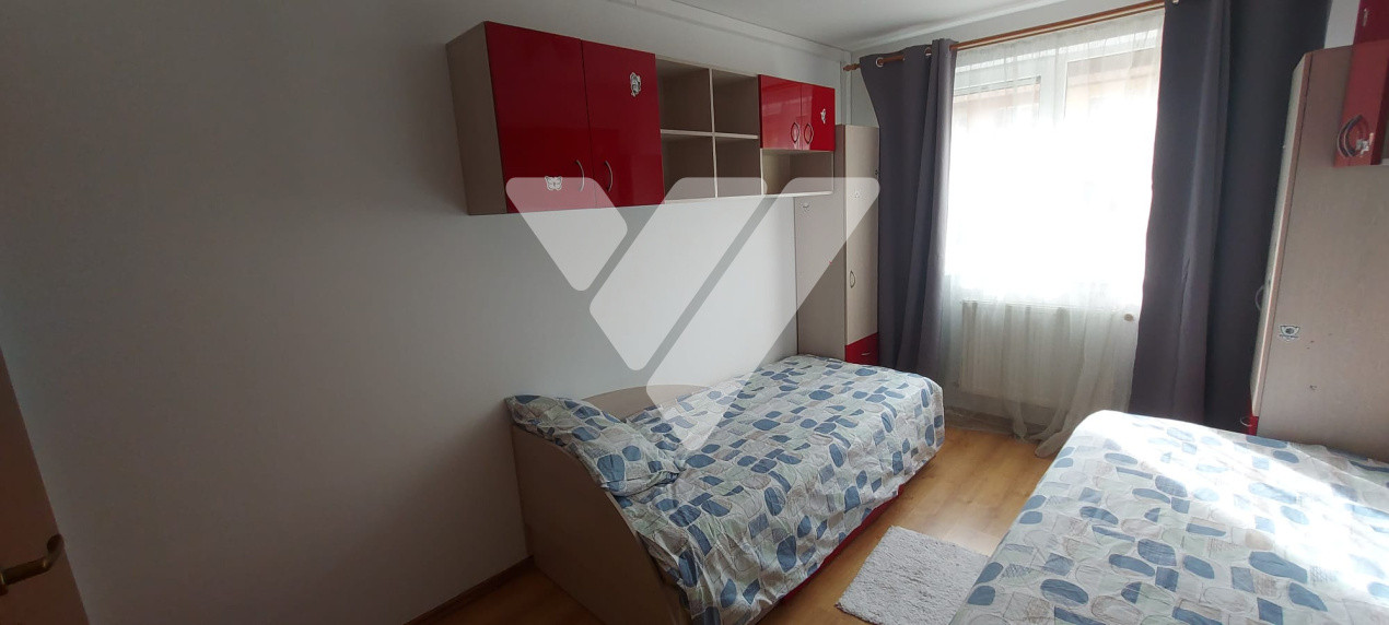Apartament spatios 3 camere,74 mp, etaj 2, zona Hipodrom, Sibiu