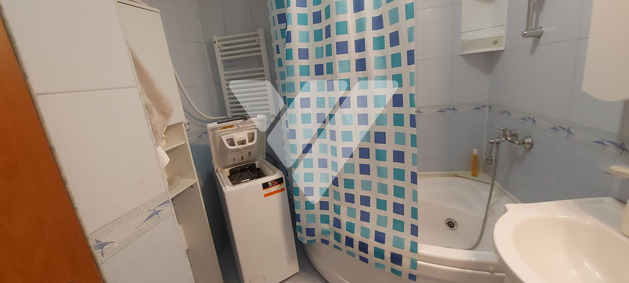 Apartament spatios 3 camere,74 mp, etaj 2, zona Hipodrom, Sibiu