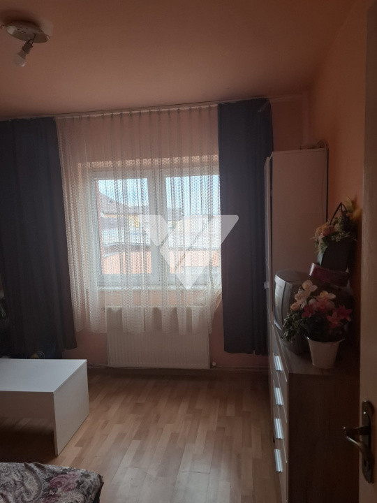 Apartament 3 camere, 84 mp, decomandat și mobilat, Cisnădie