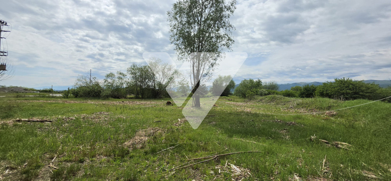 Teren intravilan industrial 2.779 mp de vânzare, DN1 Cristian, Sibiu