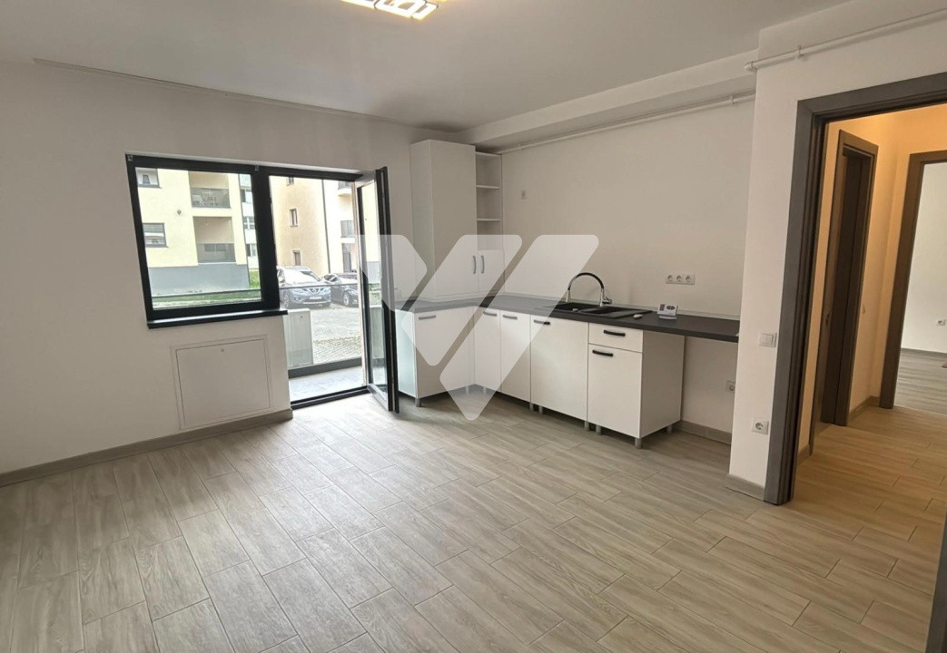 Apartament 2 camere la parter loc de parcare geam la baie