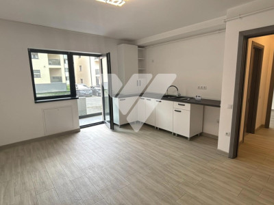 Apartament 2 camere la parter loc de parcare geam la baie