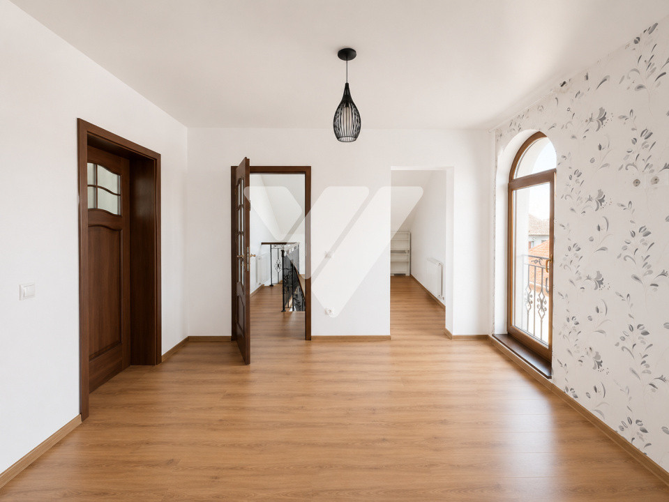 Casa individuala 7 camere de inchiriat comercial birouri Central Sibiu