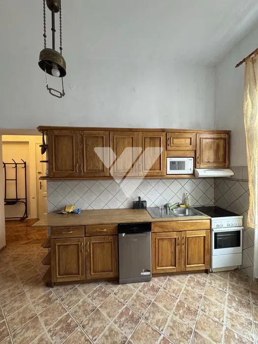 Apartament la casa de inchiriat - 172 MPU - Curte comuna - Sibiu Central