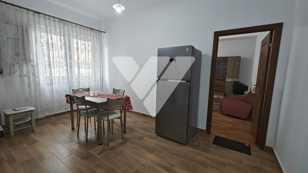 Apartament 2 camere de inchiriat etaj 1 parcare zona Lidl Dna Stanca
