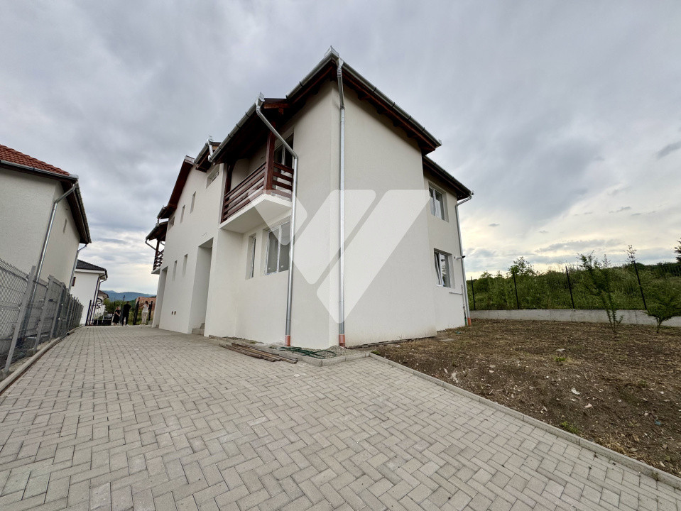 Casa duplex noua la cheie 5 camere si teren 250 mp Cisnadie Sibiu