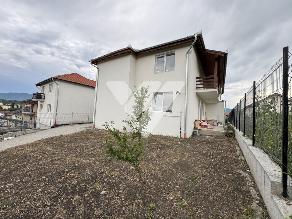 Casa duplex noua la cheie 5 camere si teren 250 mp Cisnadie Sibiu
