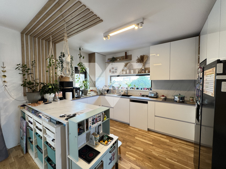 Casa moderna tip duplex 4 camere si teren 250 mp - Cristian Sibiu