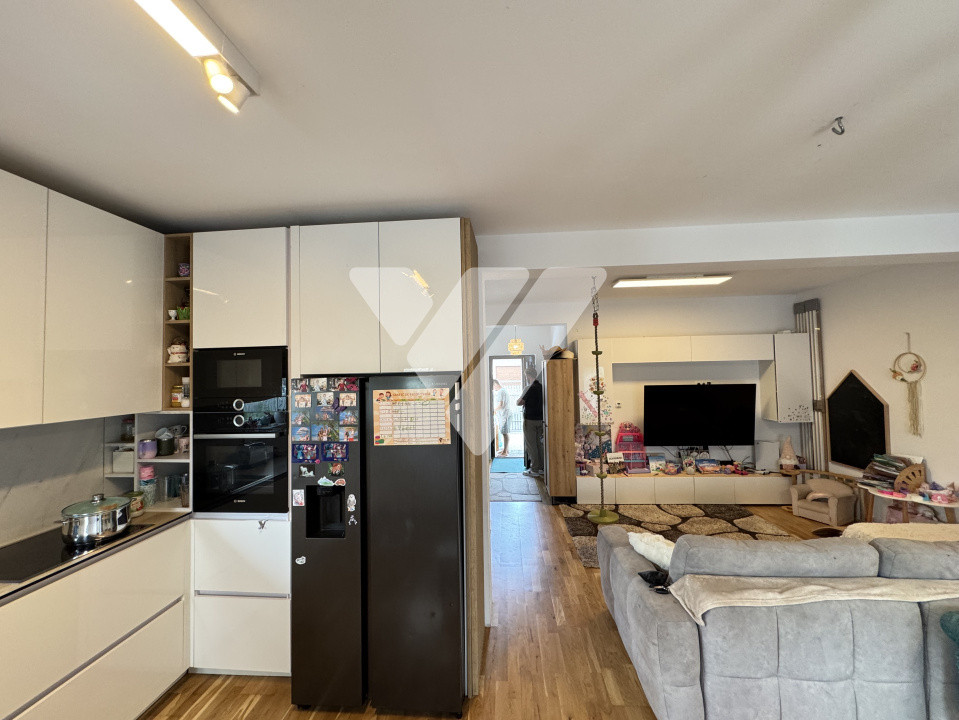 Casa moderna tip duplex 4 camere si teren 250 mp - Cristian Sibiu