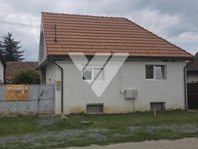 Casa individuala 3 camere teren 1317 mp de vanzare in Hosman Sibiu