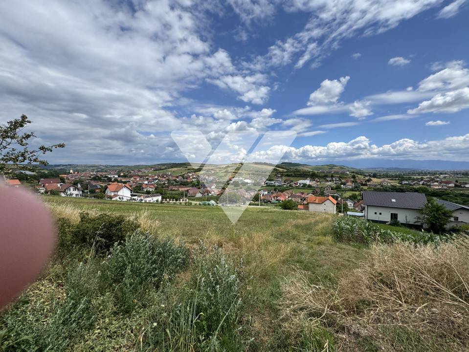 Teren intravilan 500 mp deschidere 27 m in Sura Mare Sibiu 