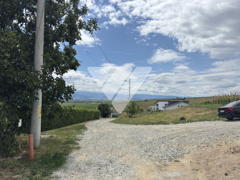 Teren intravilan 500 mp deschidere 27 m in Sura Mare Sibiu 