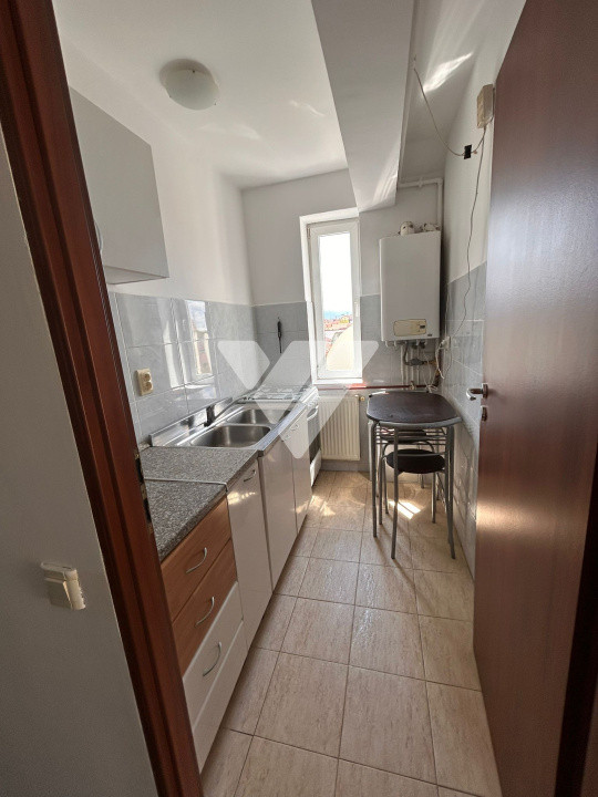 Garsoniera decomandata 33 mp cu balcon zona Turnisor Sibiu