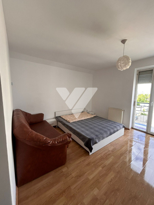 Garsoniera decomandata 33 mp cu balcon zona Turnisor Sibiu