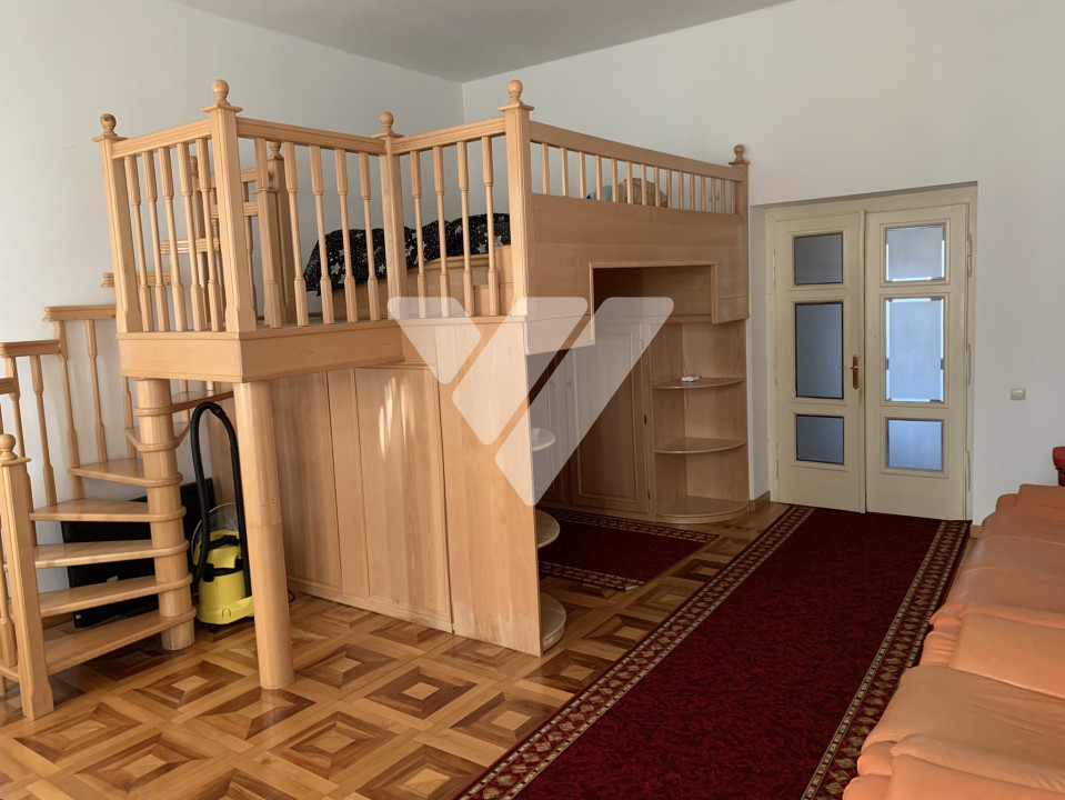 Apartament 2 camere 82 mp etaj 2 pod si pivnita - Piata Mare Sibiu